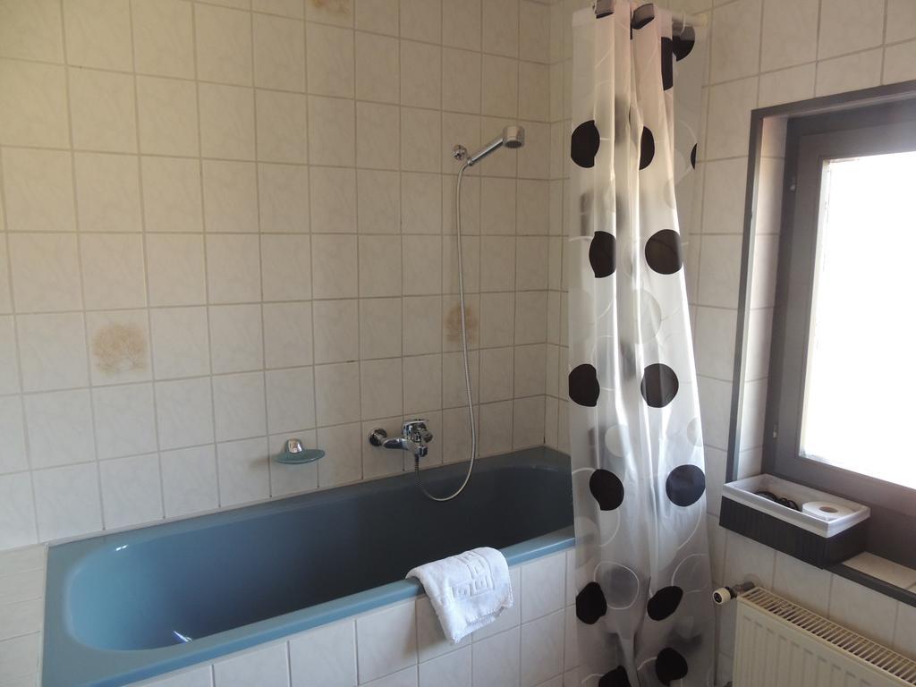Hotel De La Gare Cousset Cameră foto